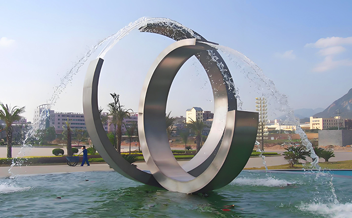 靈動(dòng)水韻，不銹鋼噴泉雕塑的夢(mèng)幻交響
