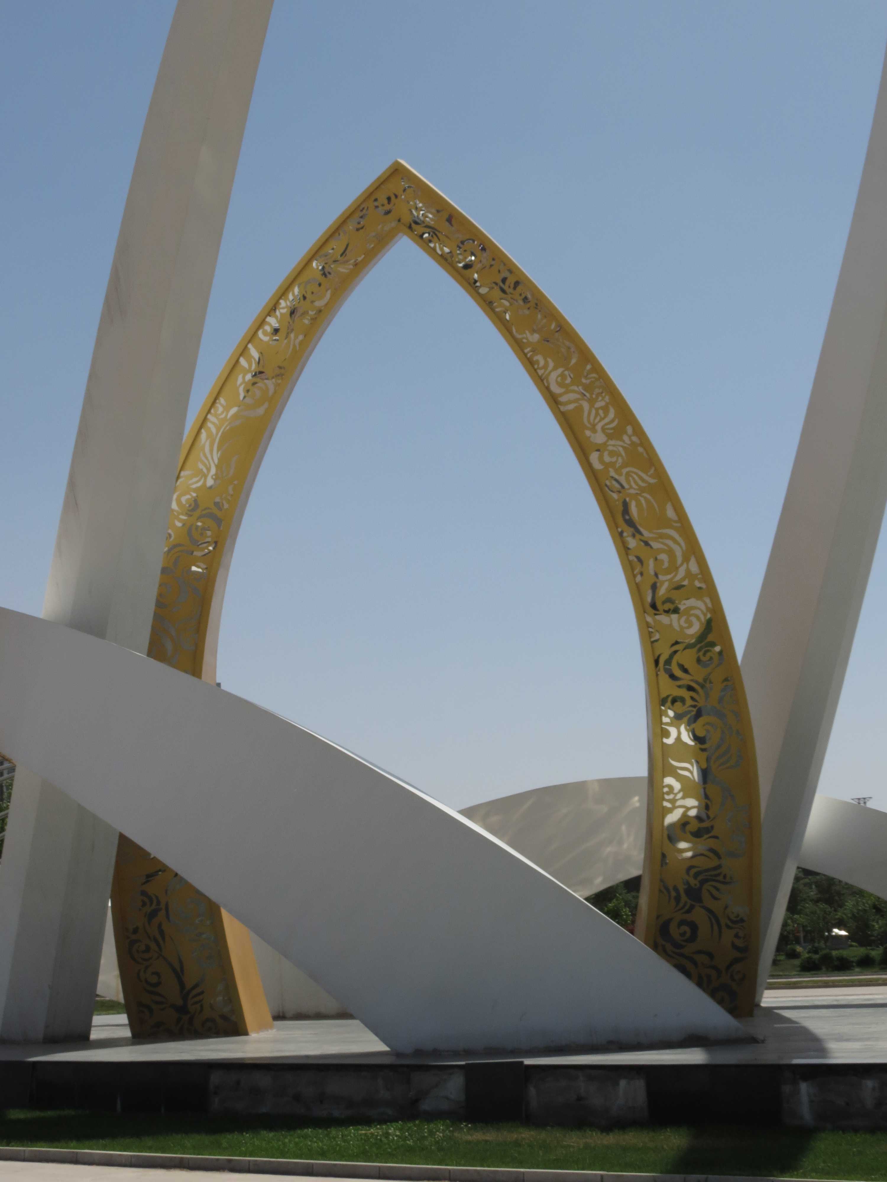 大型不銹鋼雕塑，機(jī)場(chǎng)不銹鋼雕塑，廣場(chǎng)景觀雕塑