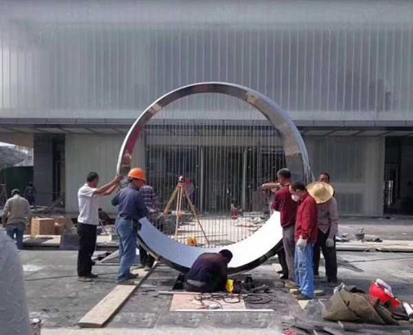 現(xiàn)代園林景觀雕塑如何進(jìn)行包裝運(yùn)輸？優(yōu)藝雕塑廠家為您支招