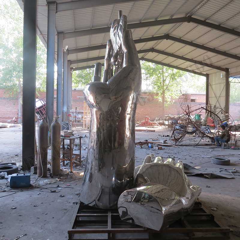 水滴主題不銹鋼雕塑，雙手不銹鋼雕塑，手托水滴景觀雕塑