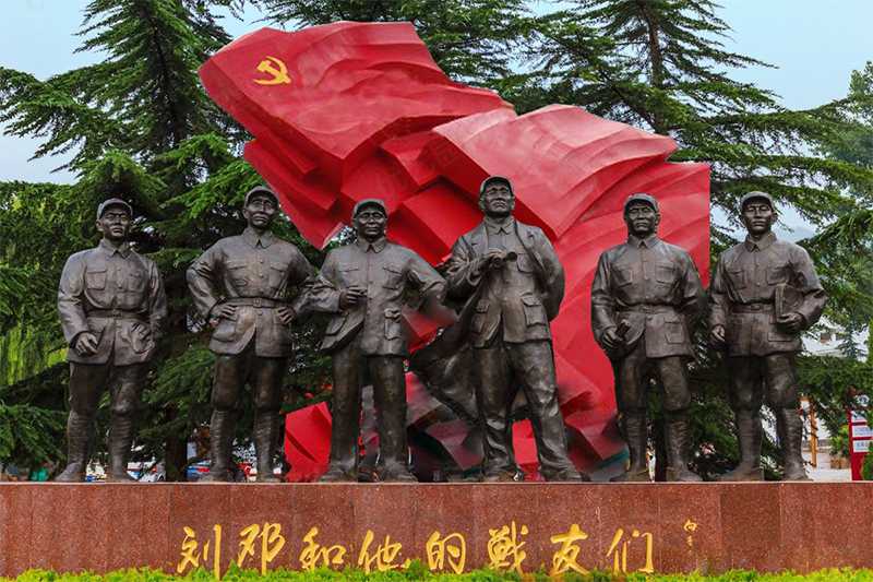 革命人物雕塑，劉鄧和他的戰(zhàn)友們雕像