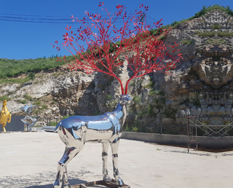 人們?yōu)槭裁聪矚g擺放不銹鋼鹿雕塑？